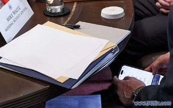 手机股票配资软件 “群聊门”引发轩然大波后 照片显示特朗普团队仍在使用Signal